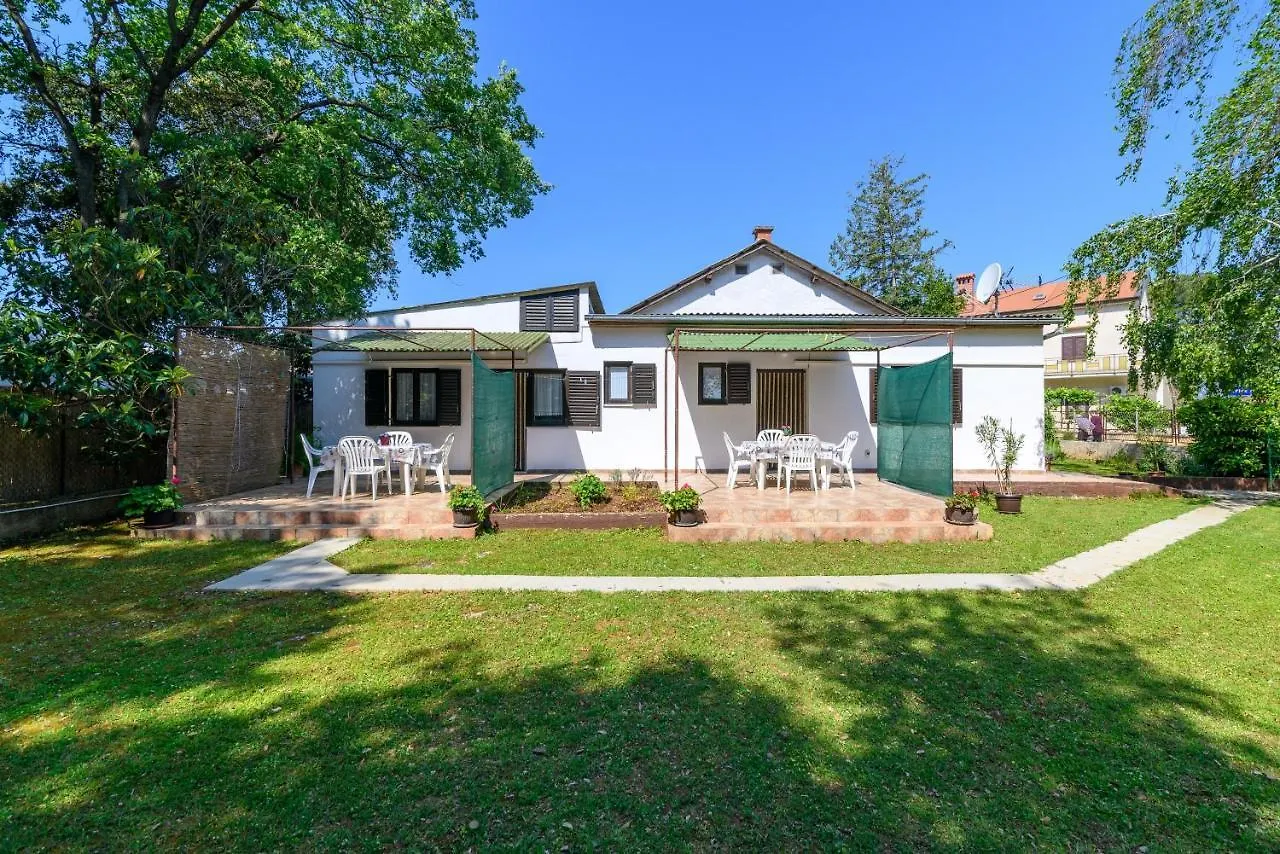 Apartments By The Sea Banjole, Pula - 2229