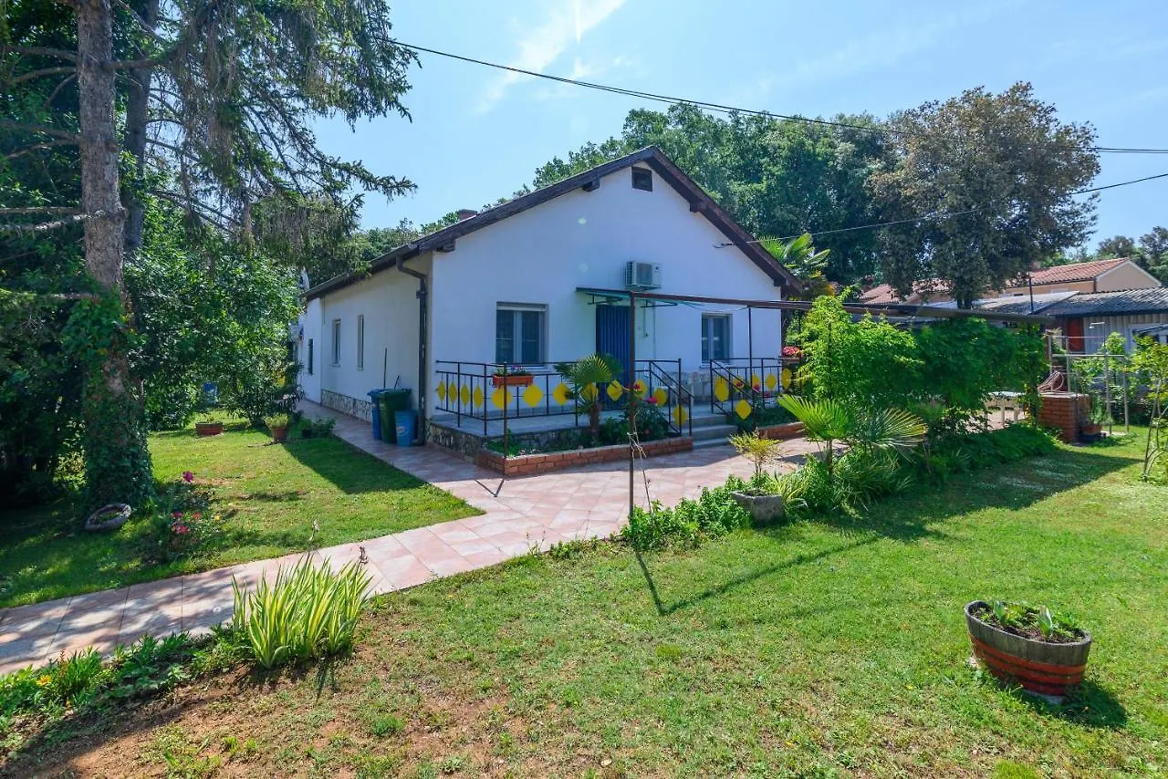 Apartments By The Sea Banjole, Pula - 2229