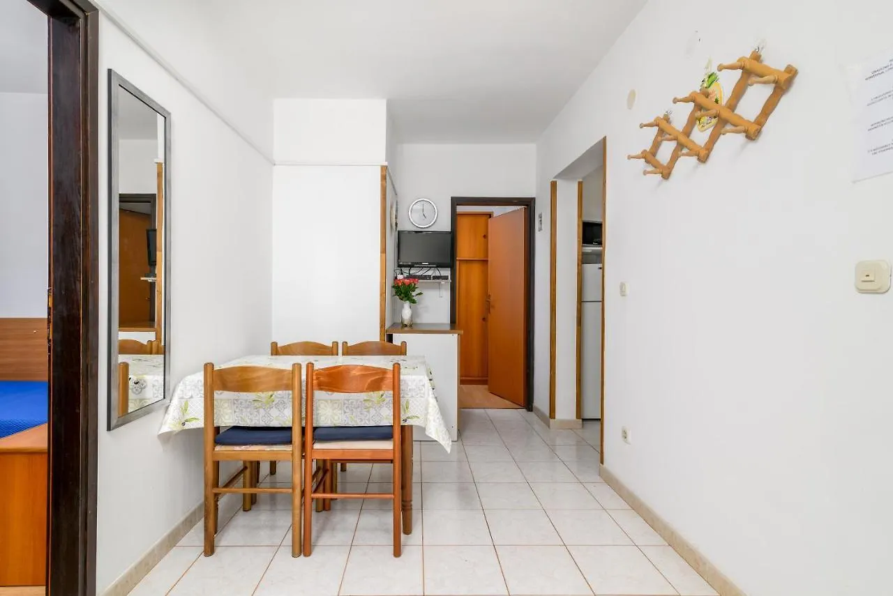 Apartments By The Sea Banjole, Pula - 2229 Croatia