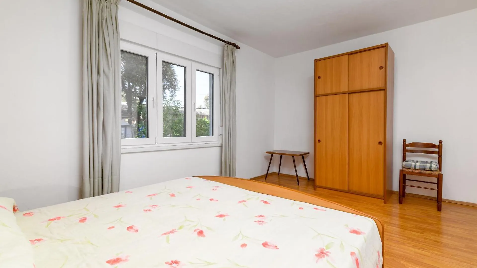 Apartments By The Sea Banjole, Pula - 2229