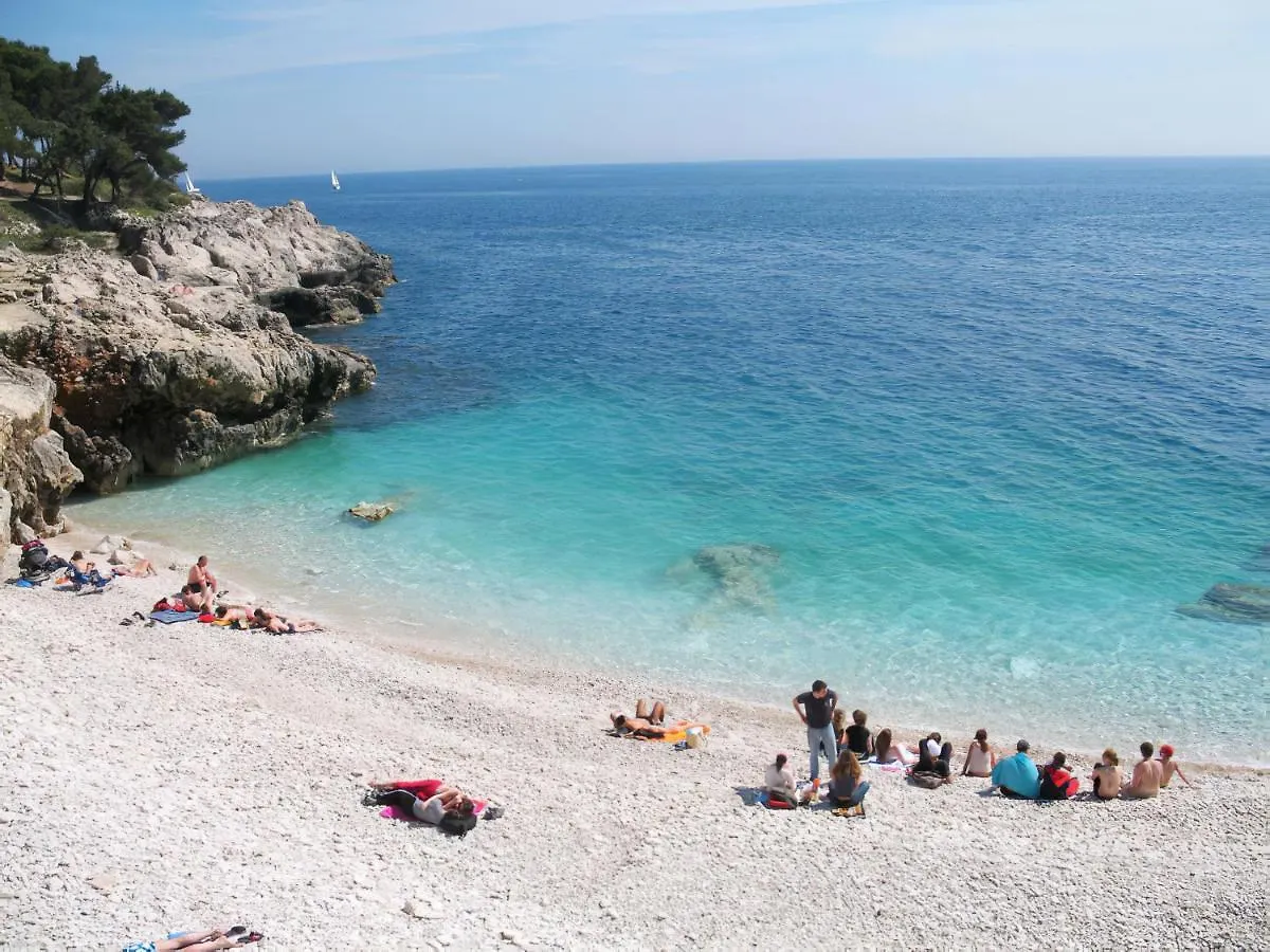 Apartments By The Sea Banjole, Pula - 2229